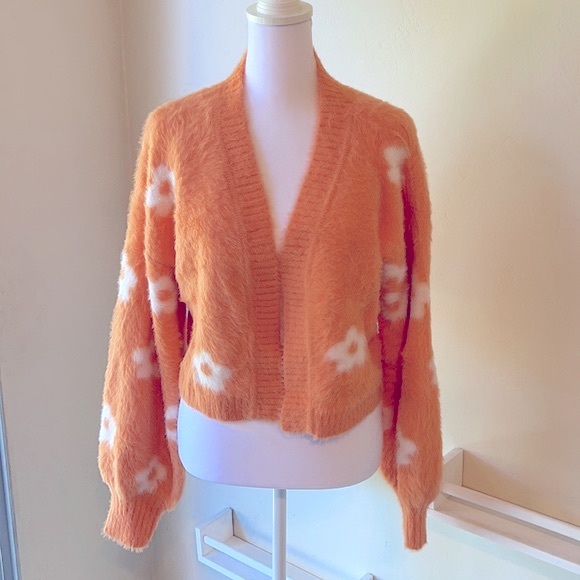 Pretty Garbage Ditsy Floral Eyelash Cardigan - Picture 1 of 4